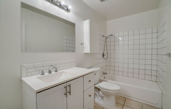 2 beds, 1 bath, $1,895, Unit 6