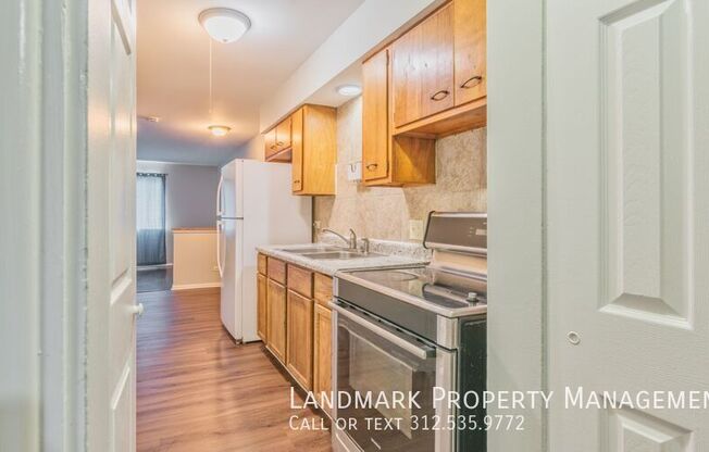 440 W DIVISION ST