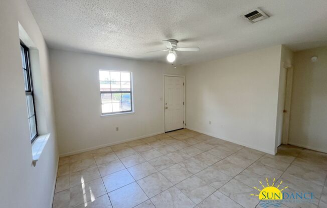 2 beds, 1 bath, $1,075