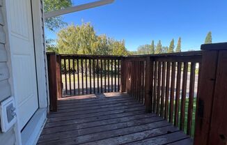 3 beds, 1 bath, $1,200, Unit 690 Richland # 3