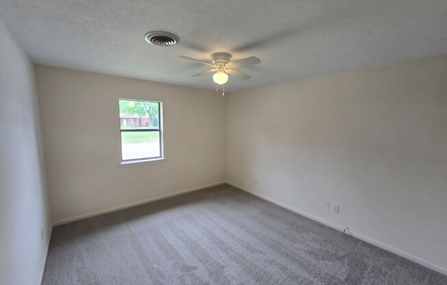 2 BR DUPLEX in Colonial Heights