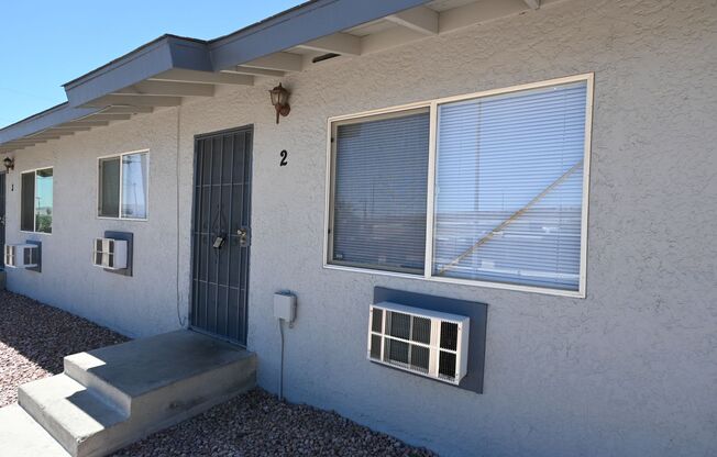 One-bedroom apartment -MOVE IN SPECIAL -  Downtown area -NO PETS - 620 N 16th St