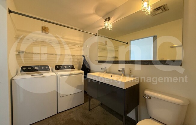 1 bed, 1 bath, 1,039 sqft, $1,649, Unit 911