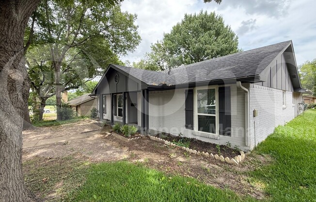 306 WILDBRIAR DR