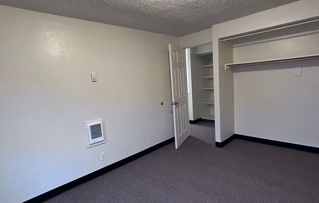 2 beds, 1 bath, 900 sqft, $1,350, Unit 18