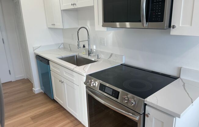 Newly Renovated Condo For Rent in Riverside!