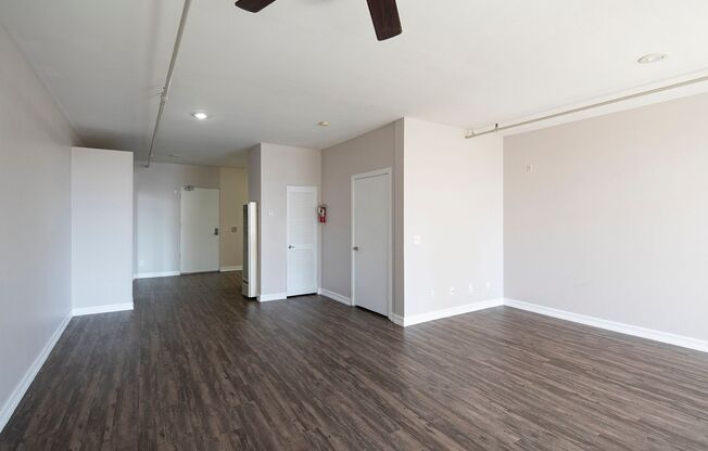 Studio, 1 bath, 800 sqft, $1,995, Unit 320