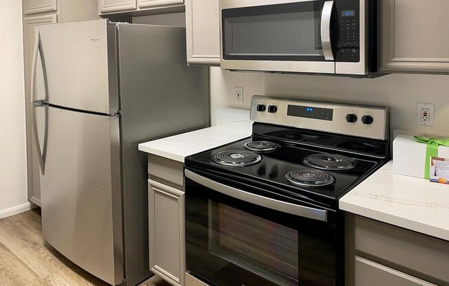 3 beds, 2 baths, 1,213 sqft, $1,900