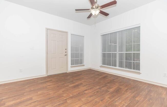 2 beds, 2 baths, 900 sqft, $1,283