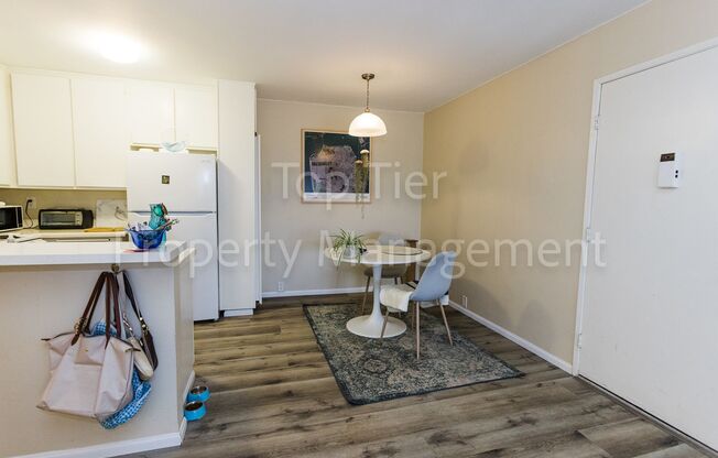 Spacious Top-Floor 1BR Condo with Ocean View in Pacific Beach – Walk to the Beach!