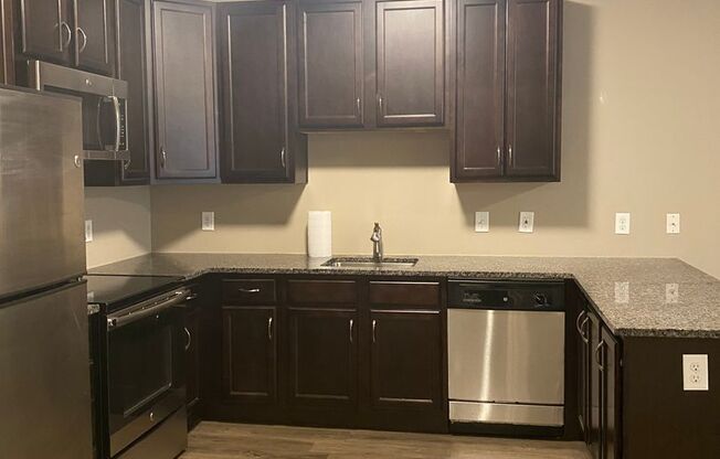 2 beds, 2 baths, 1,184 sqft, $2,025, Unit 209