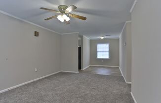 2 beds, 1 bath, 725 sqft, $899, Unit 813-05 FLAT R