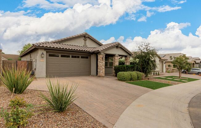 Welcome to modern living in the heart of Goodyear!
