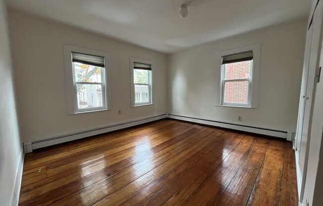 2 beds, 1 bath, 1,077 sqft, $3,300, Unit 2