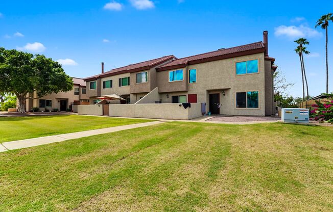 Spacious Mesa Townhome with Updated Kitchen & Utilities Included!