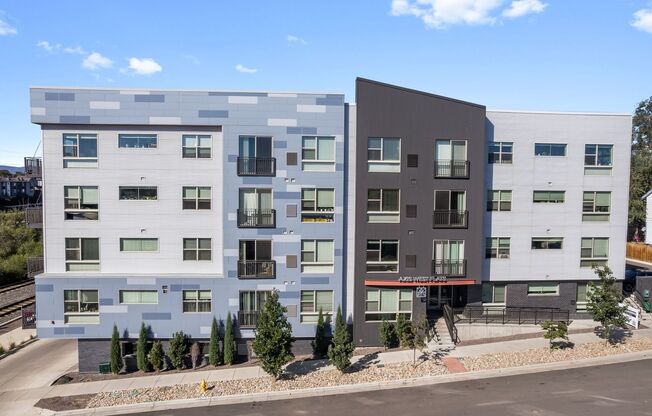 1 bed, 1 bath, 747 sqft, $1,550, Unit 314