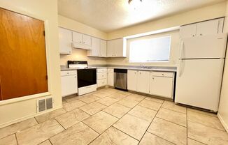 2 beds, 1.5 baths, 948 sqft, $975, Unit Unit 37