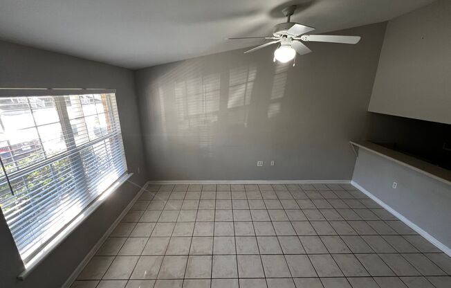 Gorgeous 3 BD 3 BA Townhome Located in Chase's Run!