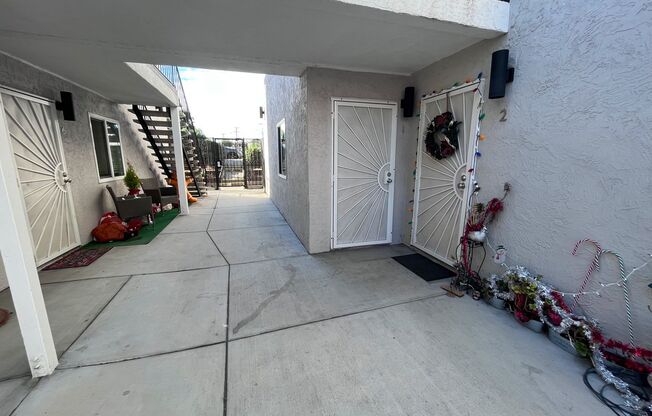 2 beds, 1 bath, $2,200, Unit 2231-01