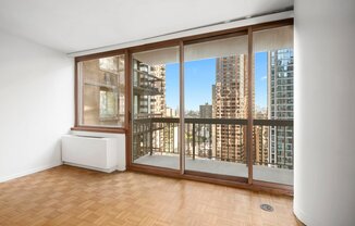 1 bed, 2.5 baths, 770 sqft, $4,995, Unit 26B