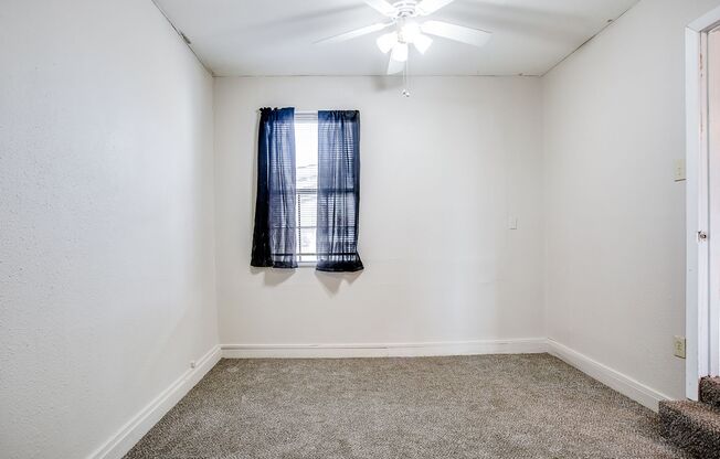 3 beds, 1 bath, $1,300