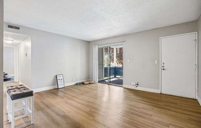 2 beds, 2 baths, 976 sqft, $1,448, Unit 5F