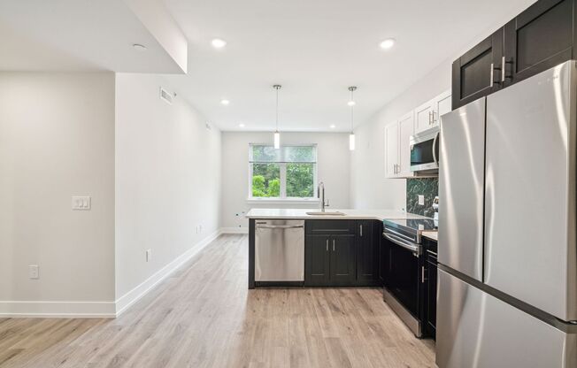 2 beds, 2 baths, 870 sqft, $1,795, Unit D03