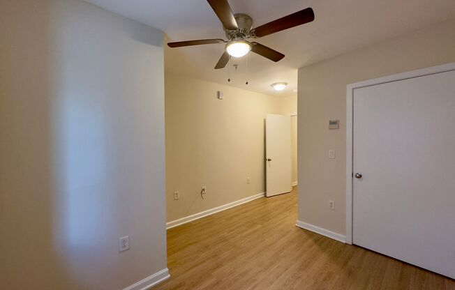 2 beds, 1 bath, 913 sqft, $1,399, Unit 413 Unit 204