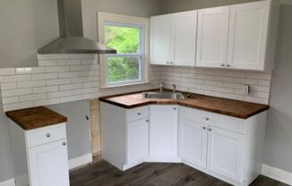 99 WOODFORD DR