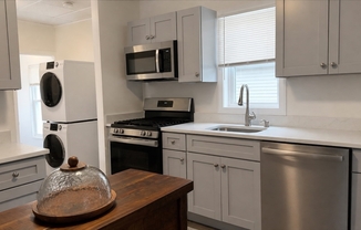 2 beds, 1 bath, 900 sqft, $2,850, Unit 2