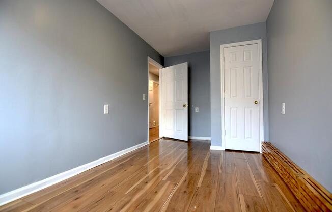 2 beds, 2 baths, 1,300 sqft, $3,300