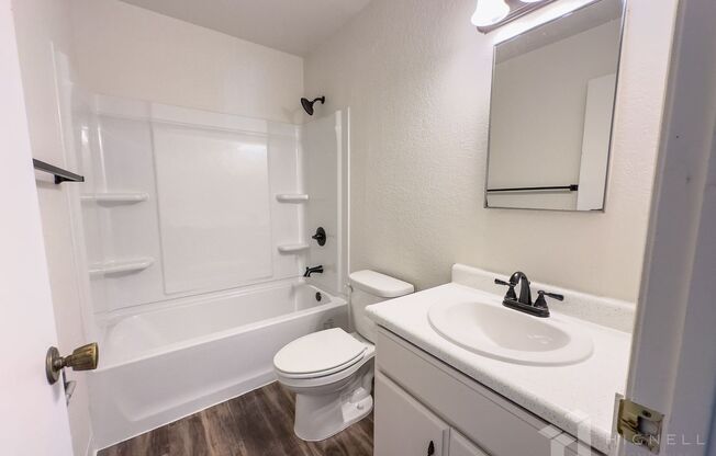 2 beds, 1 bath, 900 sqft, $1,350, Unit 155