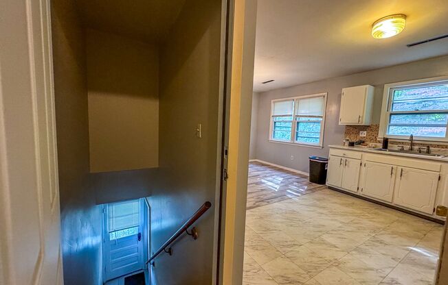 2 beds, 1 bath, 600 sqft, $1,750, Unit #2 (Upstairs Left)