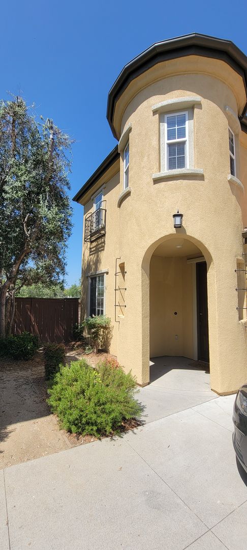 Beautiful 4BR/3BA +Loft detached home in Black Mountain Ranch