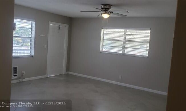 1630 N 25 AVE
