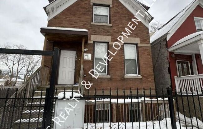 915 N MONTICELLO AVE