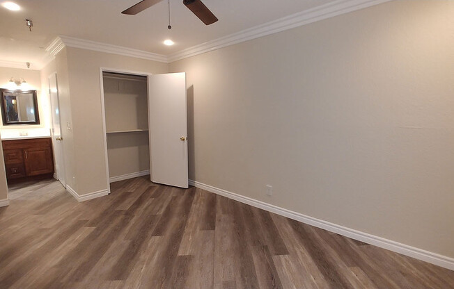 2 beds, 2 baths, 940 sqft, $2,795, Unit 212