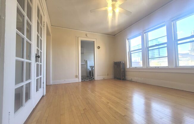 Studio, 1 bath, $895, Unit 39