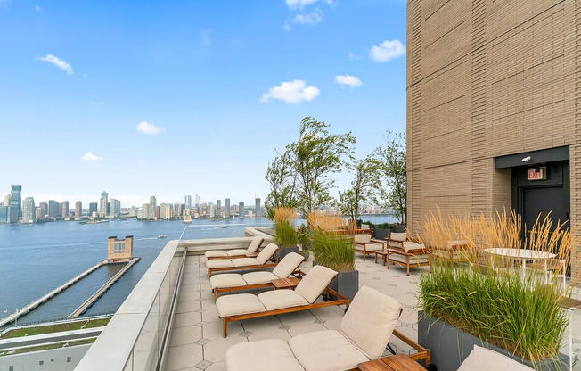 2 beds, 2.5 baths, 1,176 sqft, $18,000, Unit 21E