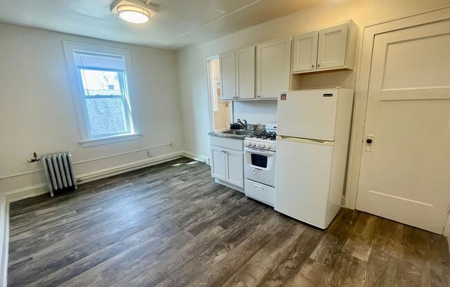 1709 E Park Pl
