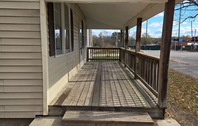 4 beds, 1 bath, $1,250