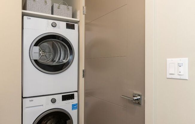 Studio, 1 bath, 301 sqft, $1,395, Unit 302