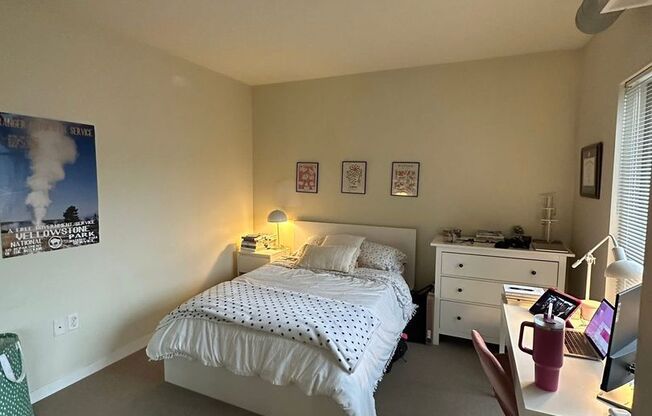 2 beds, 1 bath, 793 sqft, $1,900, Unit 207