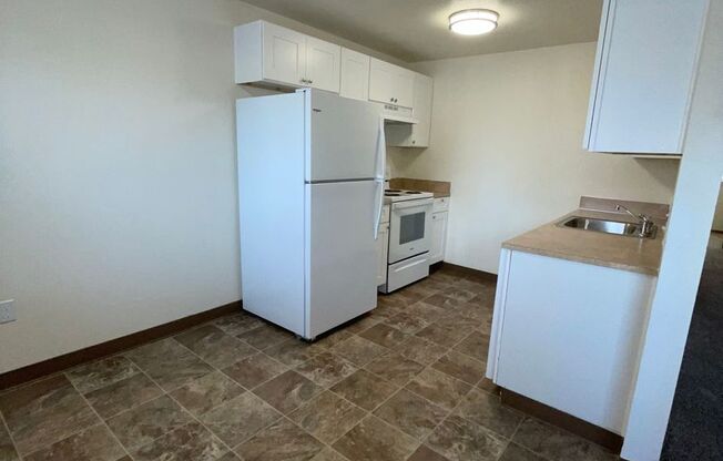 2 beds, 1 bath, 827 sqft, $1,395