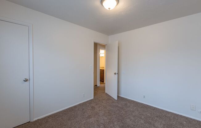 3 beds, 2 baths, 1,400 sqft, $1,700, Unit A