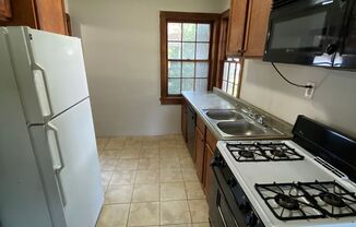 3 beds, 1 bath, $885