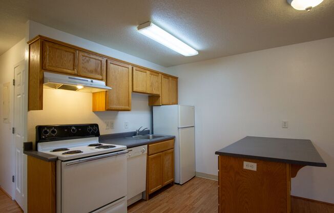 St Johns-Corner 1Bdr w/Dishwasher + Washer/Dryer Ready Now!