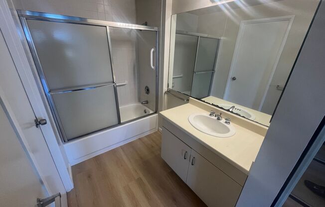 1 bed, 1 bath, $2,595, Unit Unit 502
