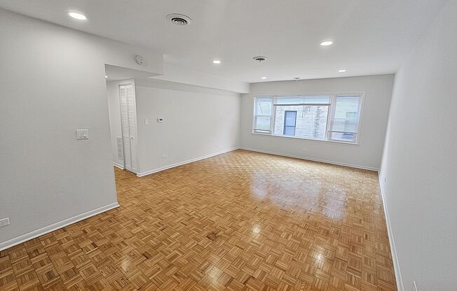 2 beds, 1.5 baths, $2,395, Unit 304