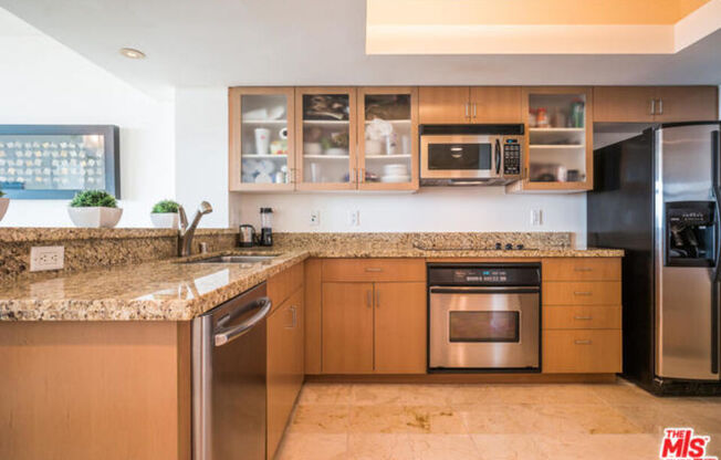 1 bed, 2 baths, 882 sqft, $4,795, Unit 1219